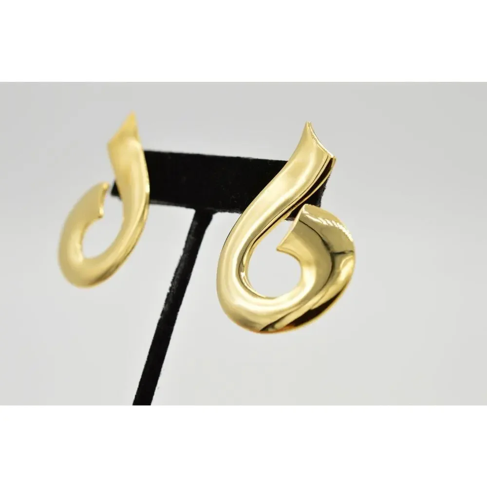 JJ Vintage Pierced Earrings Chunky Shiny Metal Gold Swirl 1988 Signed Bin4